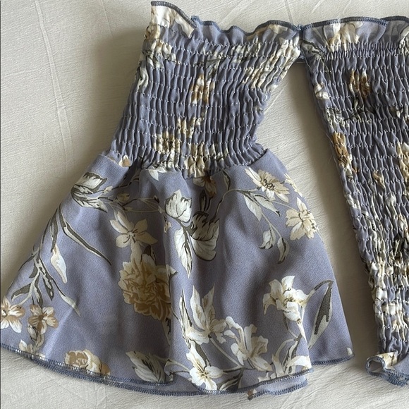 SHEIN Floral Off-Shoulder Smocked Top - Picture 5 of 8